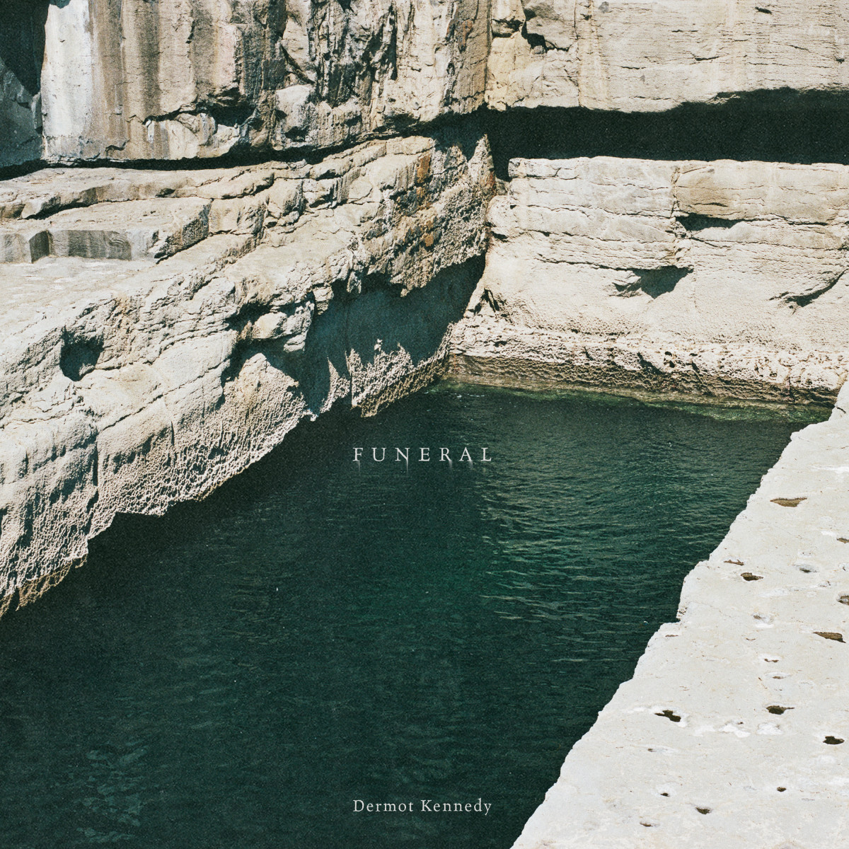 Music / Dermot Kennedy<span class="slide_numbers"><span class="slide_number">4</span>/5</span>