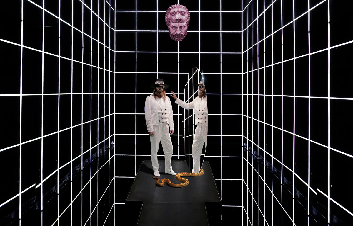 Music / S&Atilde;&copy;bastien Tellier<span class="slide_numbers"><span class="slide_number">8</span>/8</span>